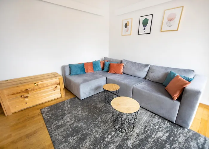 Spacious Flat In The Old Town.